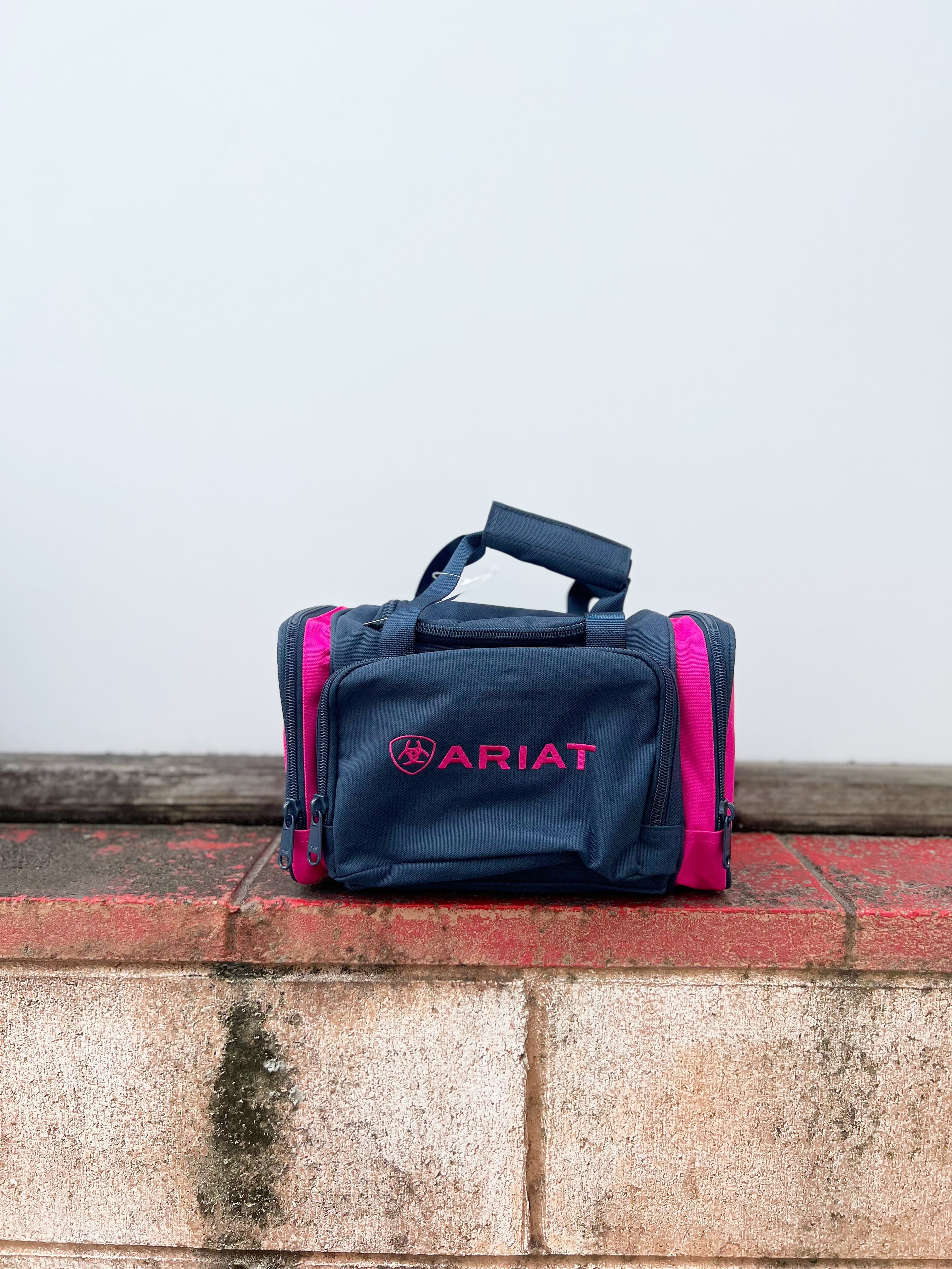 Ariat discount travel bag